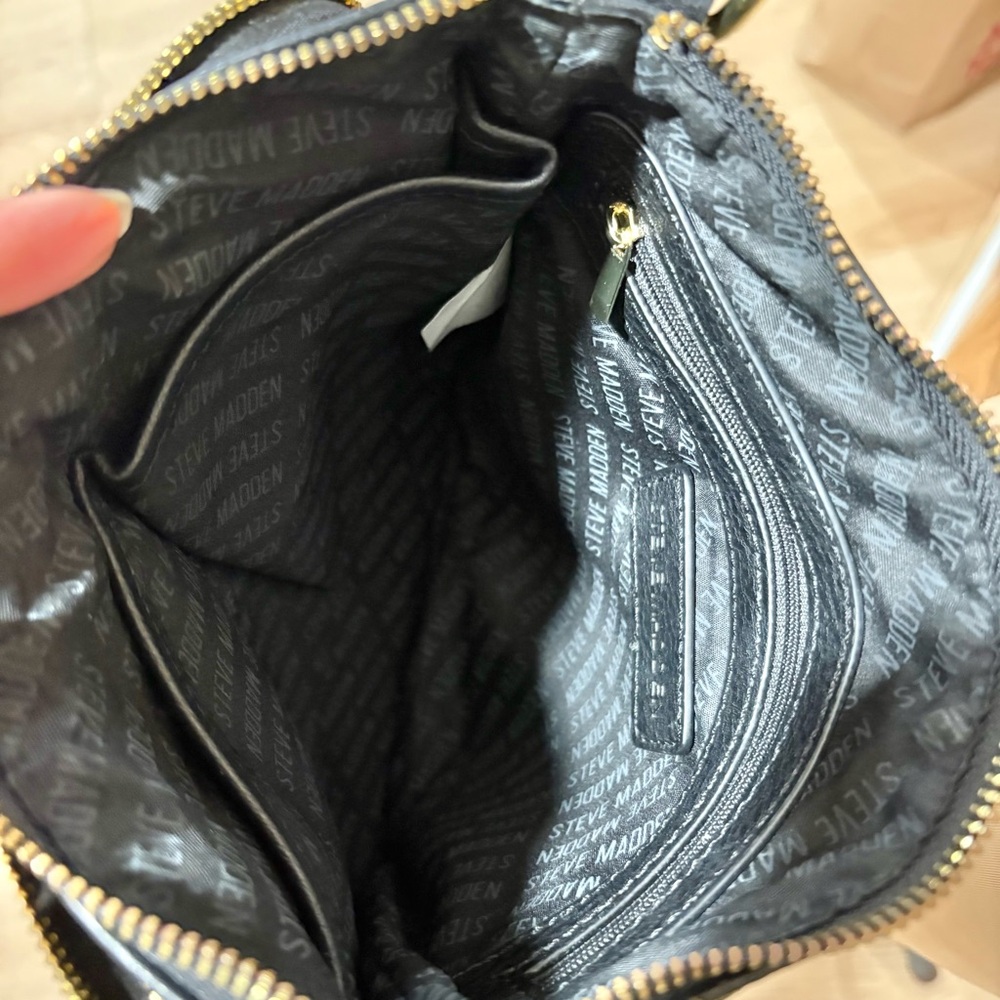 STEVE MADDEN - NWOT Black Crossbody Bag - Picture 10 of 14
